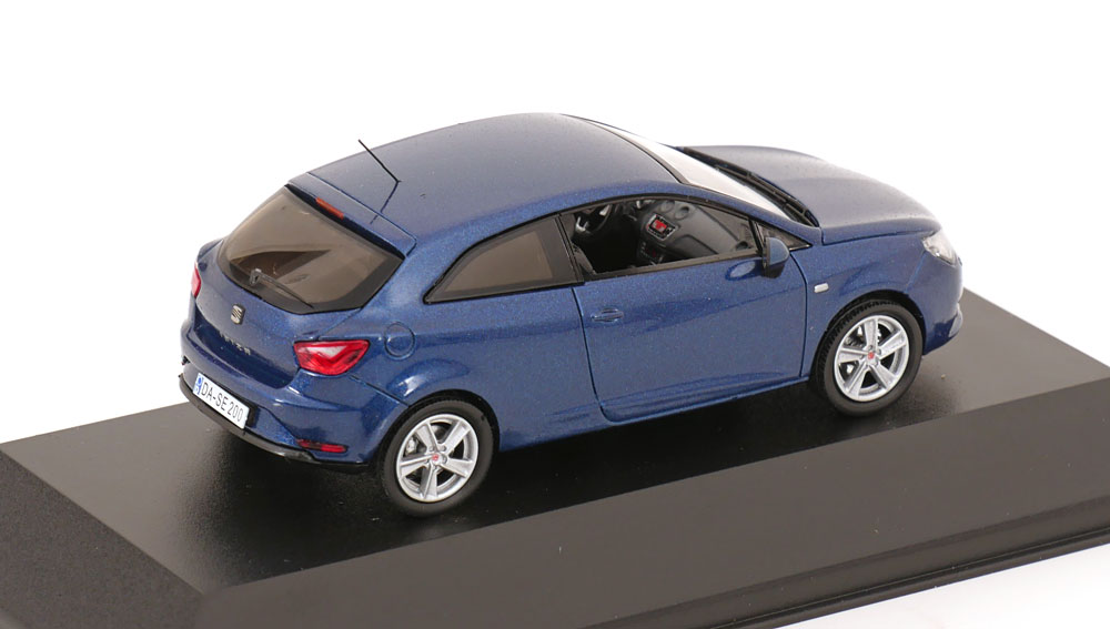 1:43 Fischer Seat Ibiza SC 2013 darkblue-metallic