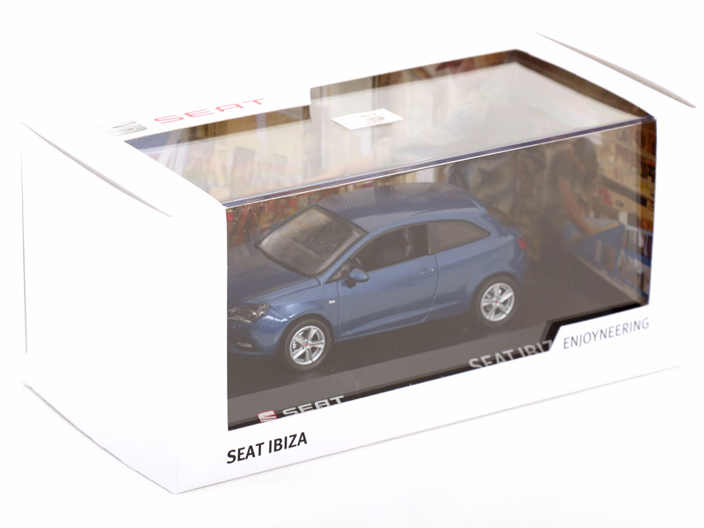 1:43 Fischer Seat Ibiza SC 2013 darkblue-metallic