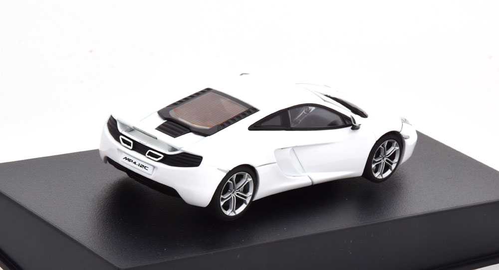 1:43 AUTOart McLaren MP4-12C 2011 white