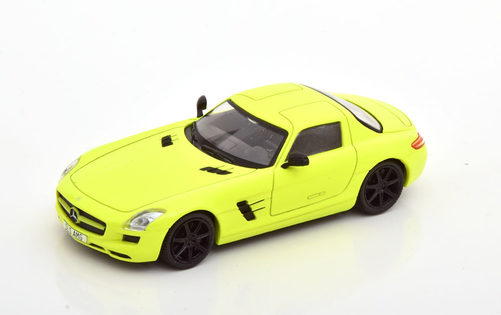 1:43 Solido Mercedes SLS AMG Coupe lightyellow