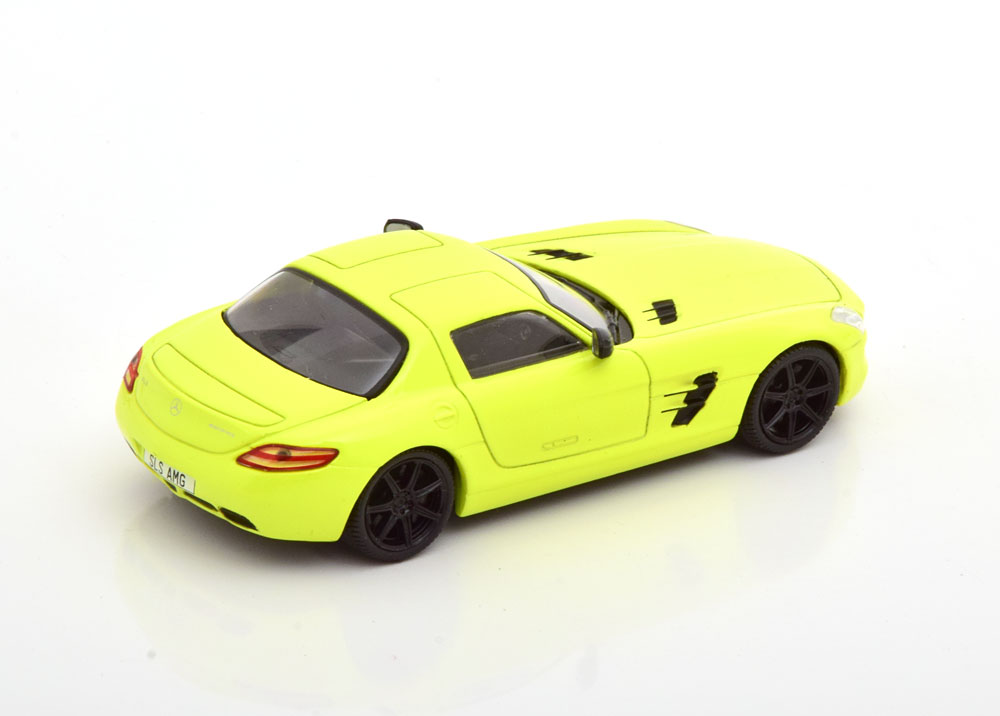 1:43 Solido Mercedes SLS AMG Coupe lightyellow