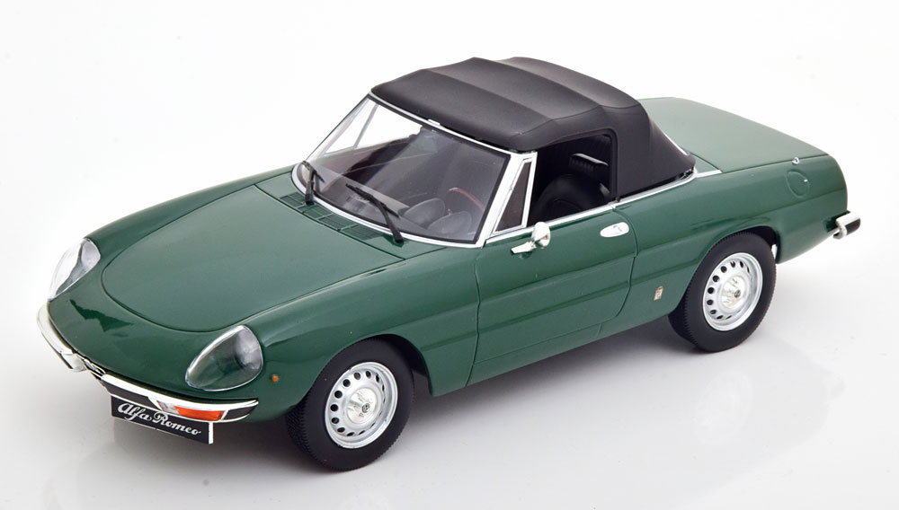 1:18 Norev Alfa Romeo 2000 Spider with removable Softtop 1978 green