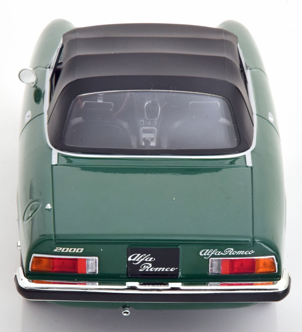 1:18 Norev Alfa Romeo 2000 Spider with removable Softtop 1978 green