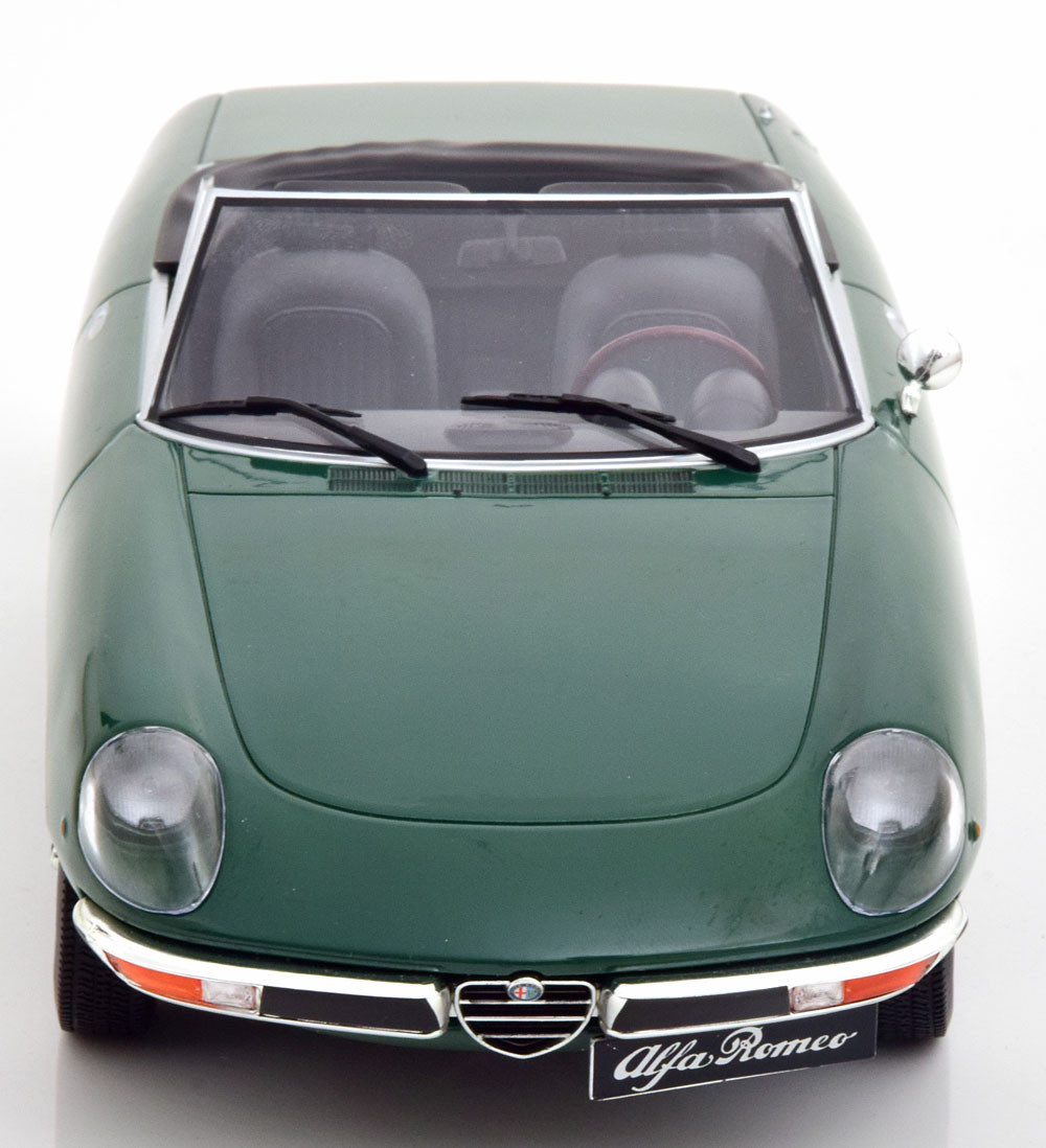 1:18 Norev Alfa Romeo 2000 Spider with removable Softtop 1978 green