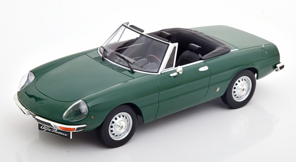 1:18 Norev Alfa Romeo 2000 Spider with removable Softtop 1978 green