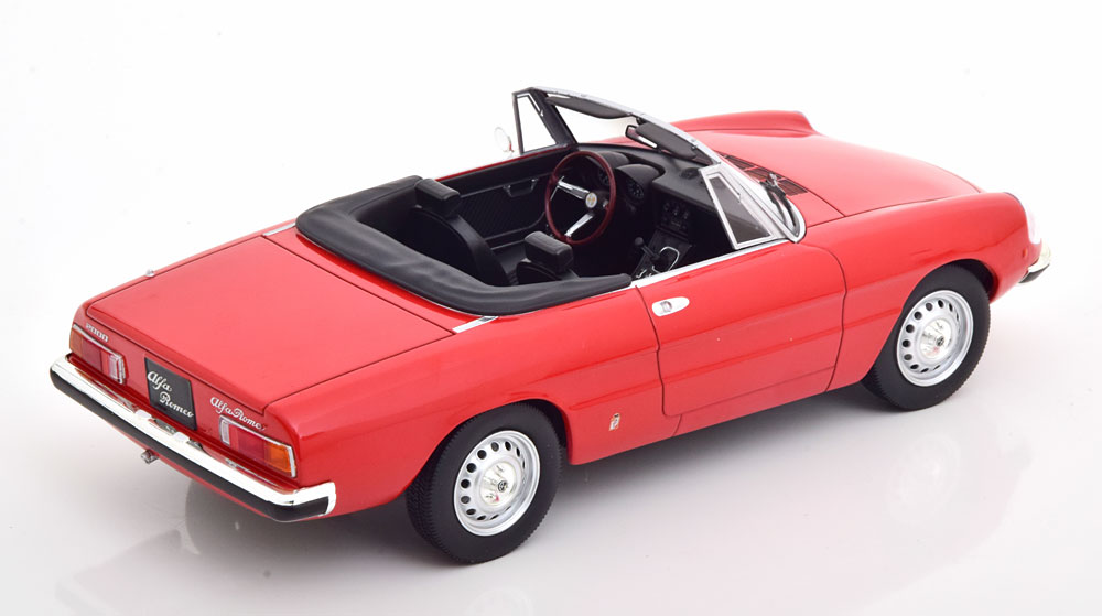 1:18 Norev Alfa Romeo 2000 Spider with removable Softtop 1978 red