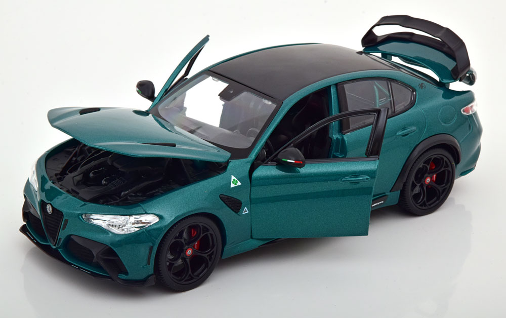 1:18 Bburago Alfa Romeo Giulia GTAm 2020 greenmetallic