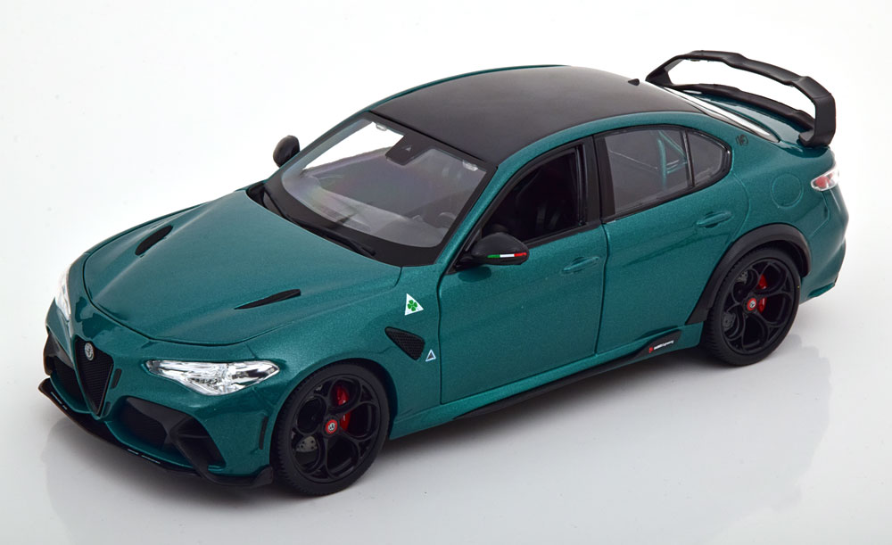 1:18 Bburago Alfa Romeo Giulia GTAm 2020 greenmetallic