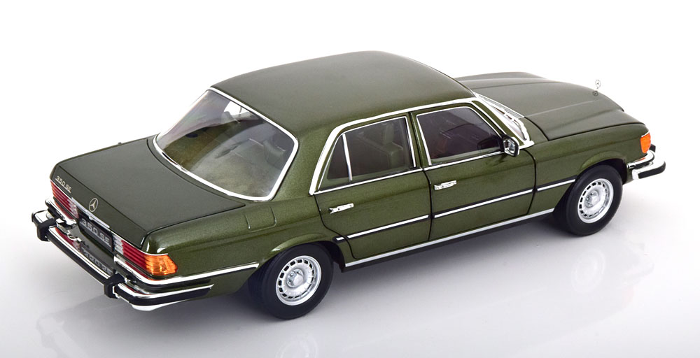 1:18 Norev Mercedes 350 SE W116 US-Version 1973 darkgreen-metallic