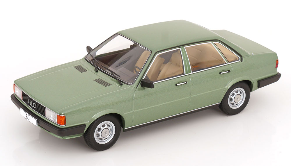 1:18 MCG Audi 80 B2 lightgreen-metallic