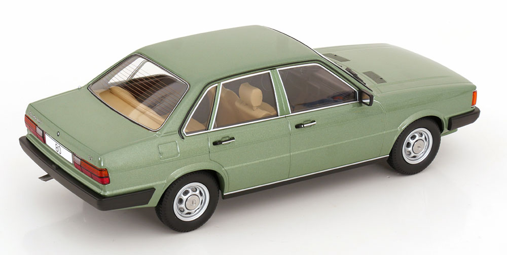 1:18 MCG Audi 80 B2 lightgreen-metallic