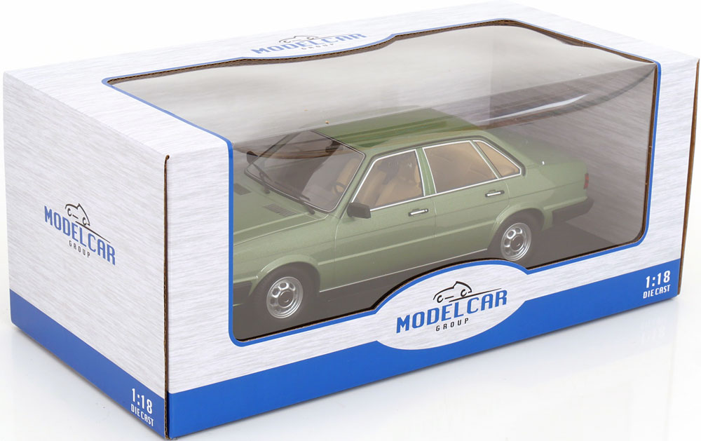 1:18 MCG Audi 80 B2 lightgreen-metallic