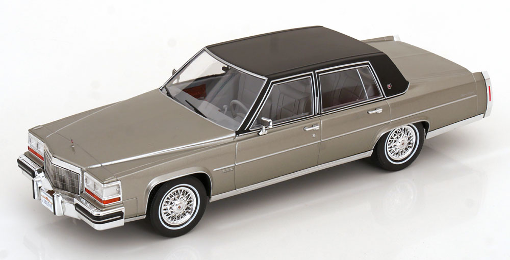 1:18 MCG Cadillac Fleetwood Brougham 1982 greymetallic/flatblack