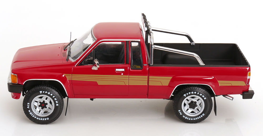 1:18 KK-Scale Toyota Truck Xtra Cab 4x4 (Hilux) 1985 red/golden