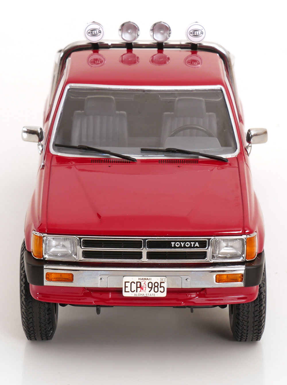 1:18 KK-Scale Toyota Truck Xtra Cab 4x4 (Hilux) 1985 red/golden