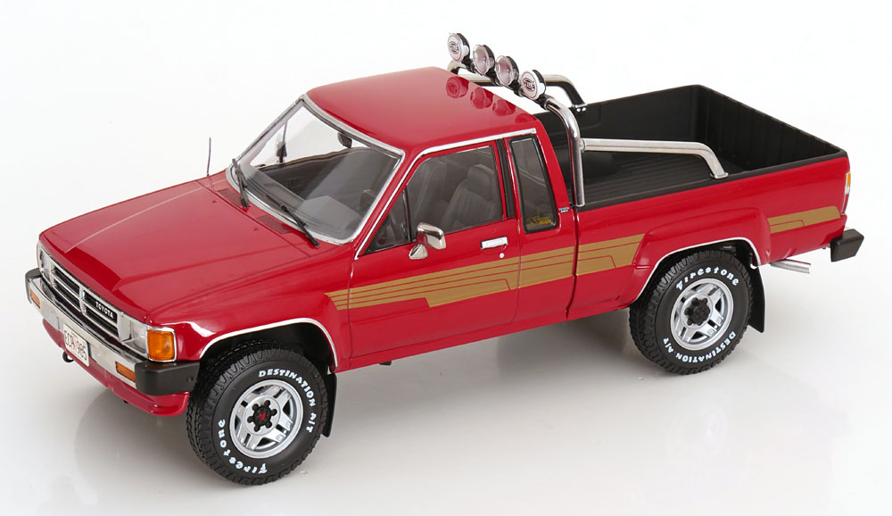 1:18 KK-Scale Toyota Truck Xtra Cab 4x4 (Hilux) 1985 red/golden